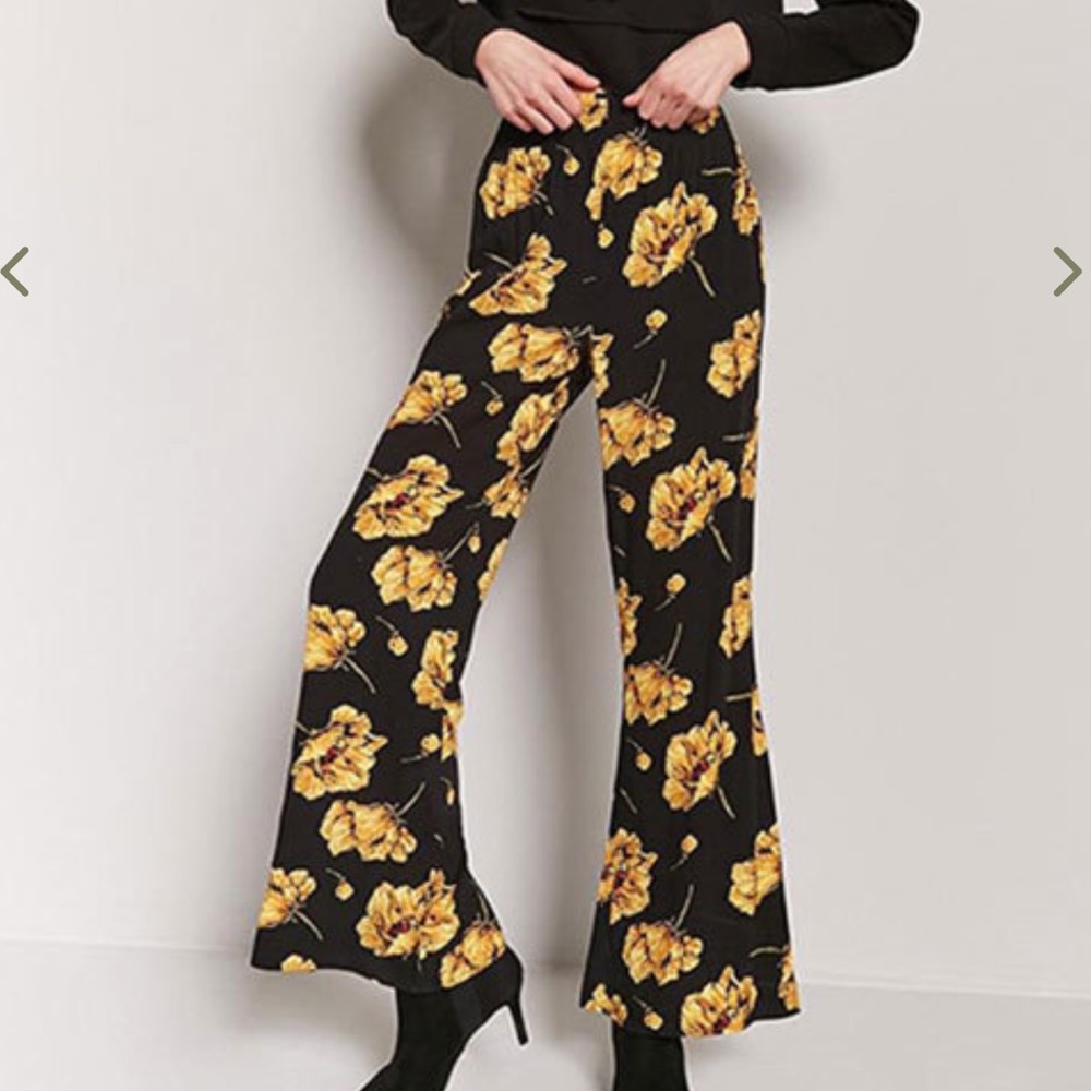 Forever 21 Black & Yellow Floral Print Flared Fit Pants